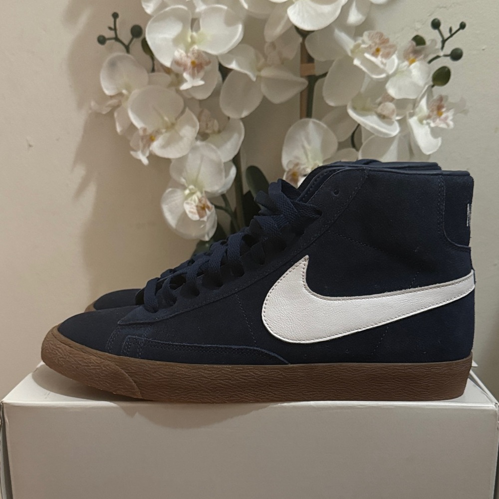 Nike Dark Blue High-Tops with White Swoosh
